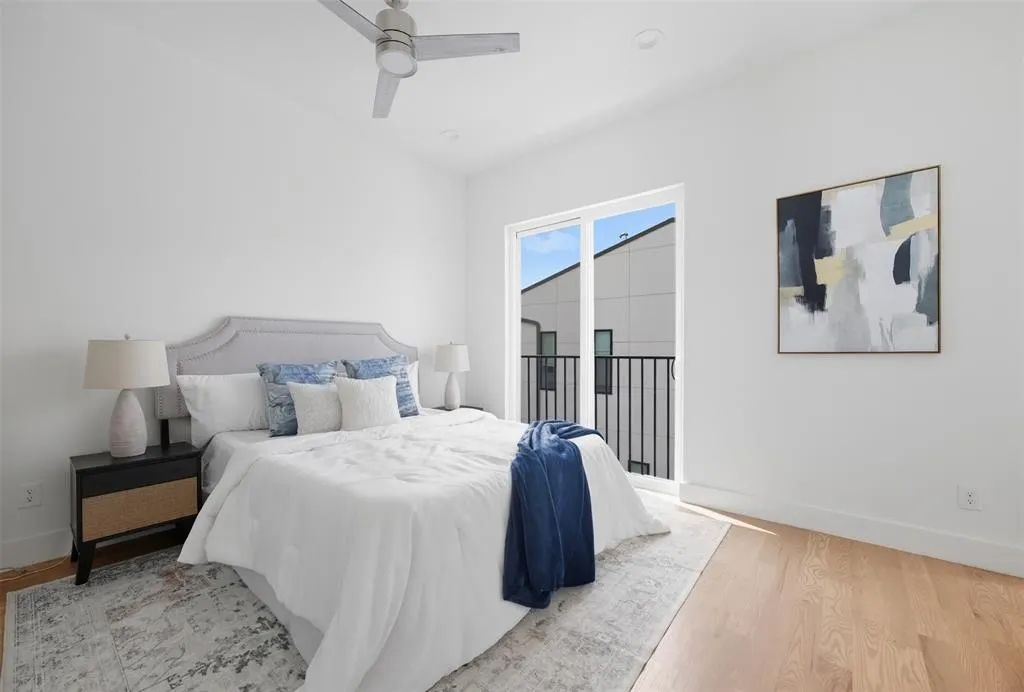 4517 Munger Avenue, #103