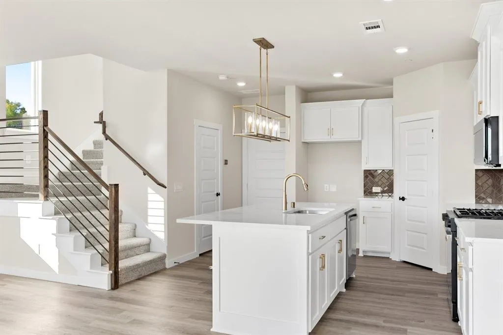2028 NE Aldrich Mews