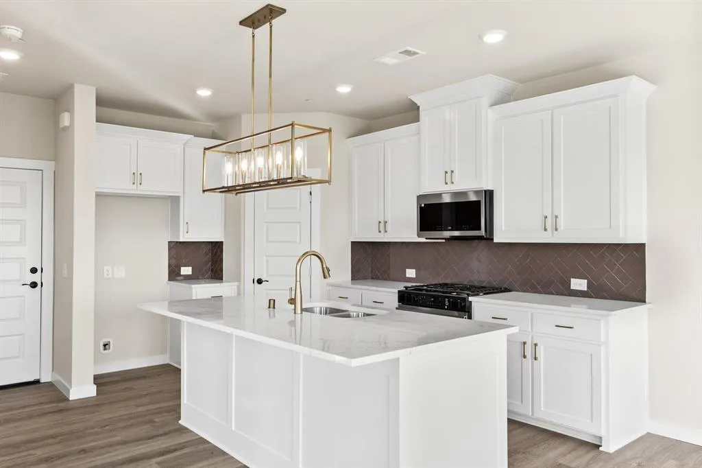2028 NE Aldrich Mews