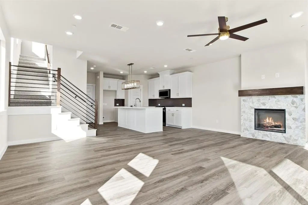 2028 NE Aldrich Mews