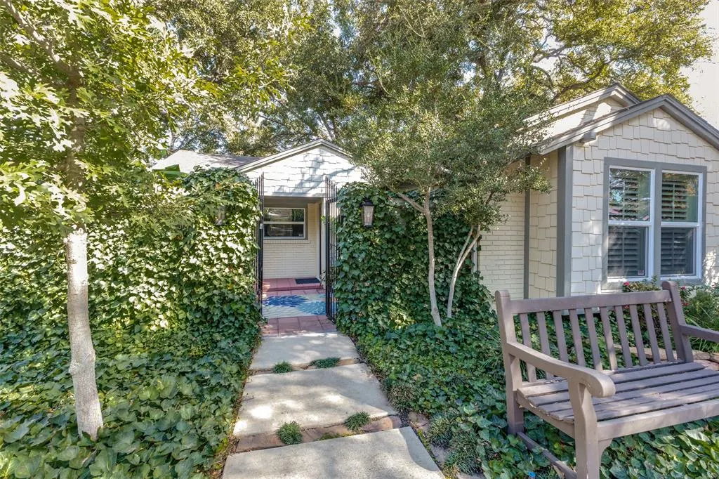 1432 Sylvan Avenue
