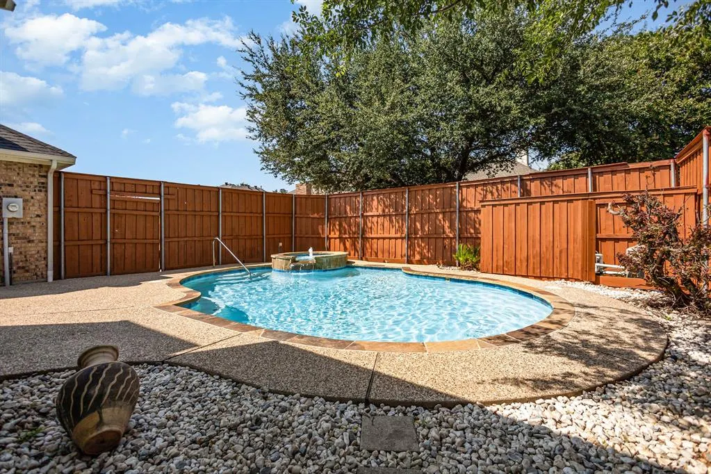 2325 Flanders Lane