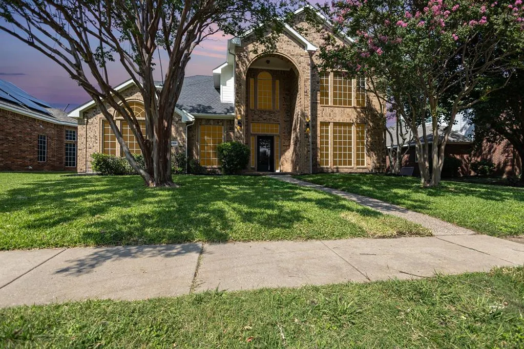 2325 Flanders Lane