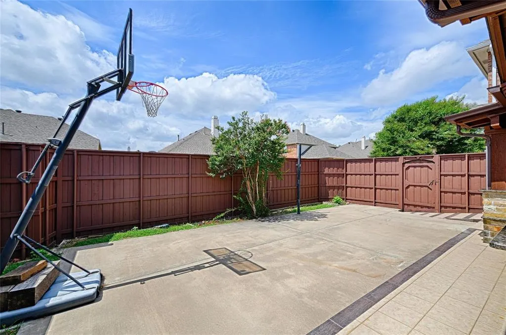2928 Hagen Drive