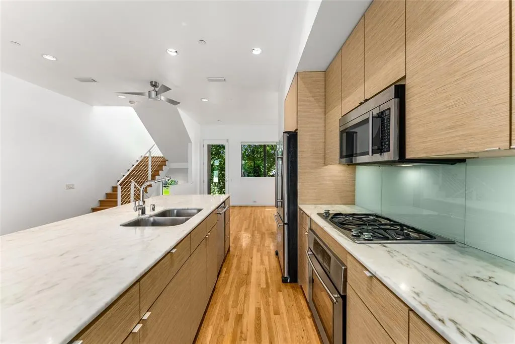 1505 N Haskell Avenue, #5