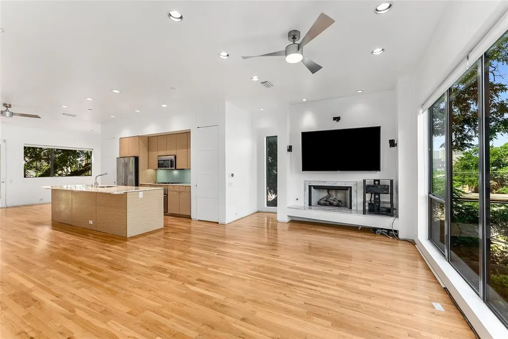 1505 N Haskell Avenue, #5