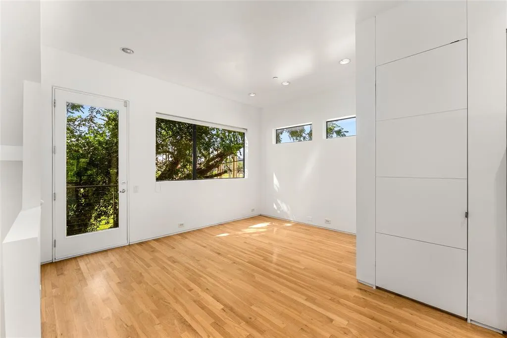 1505 N Haskell Avenue, #5