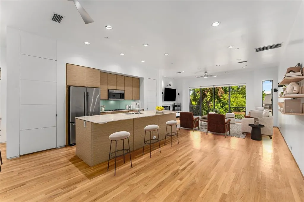 1505 N Haskell Avenue, #5