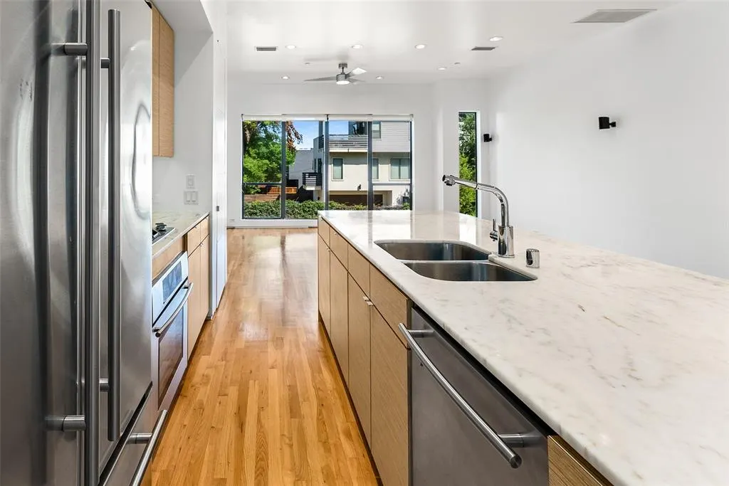 1505 N Haskell Avenue, #5