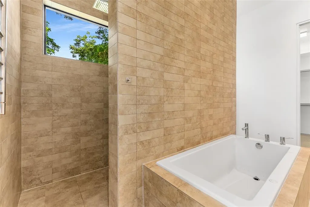 1505 N Haskell Avenue, #5