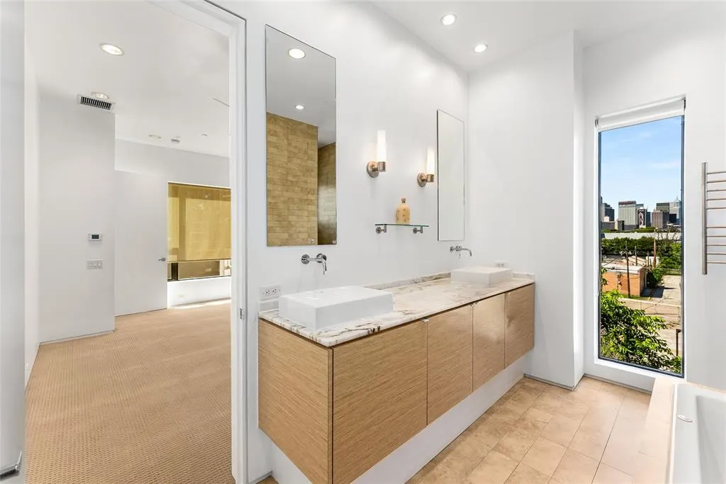 1505 N Haskell Avenue, #5
