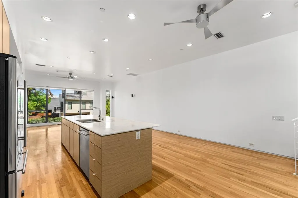 1505 N Haskell Avenue, #5