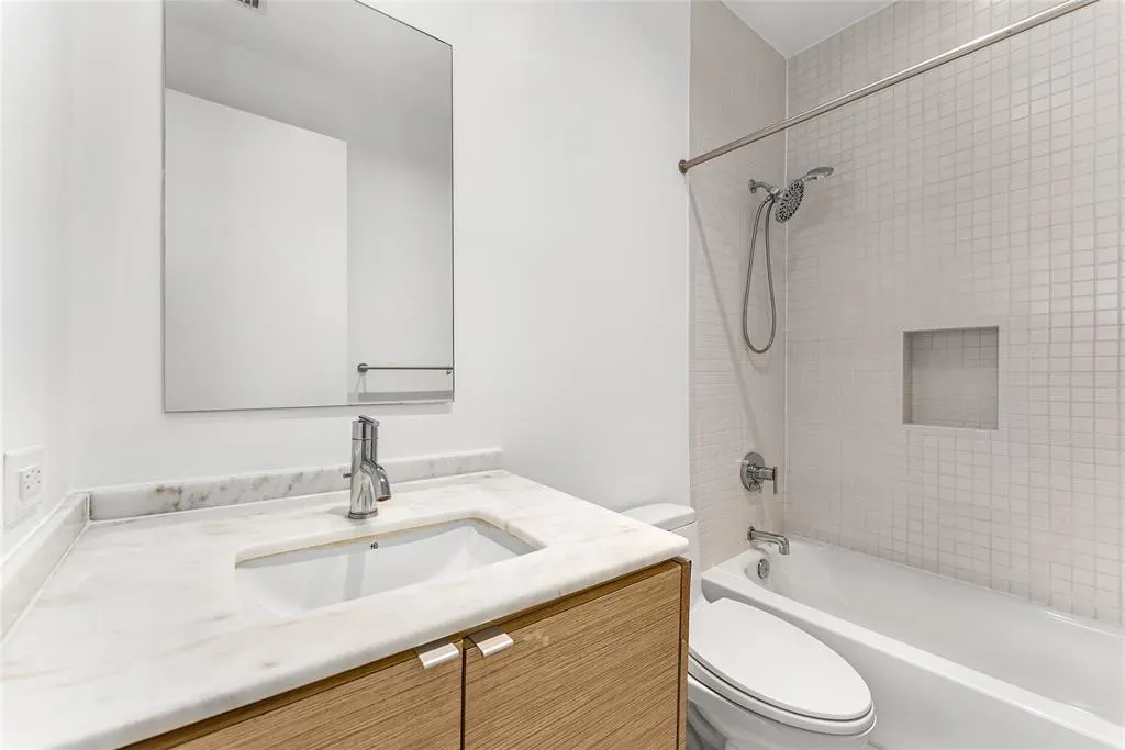 1505 N Haskell Avenue, #5