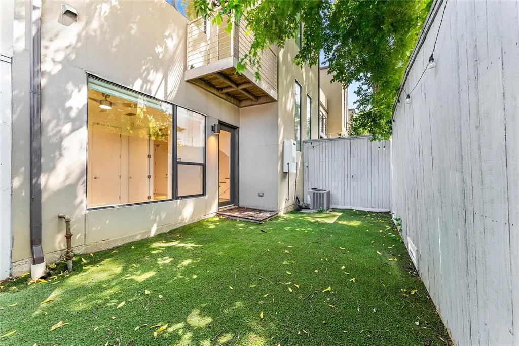 1505 N Haskell Avenue, #5