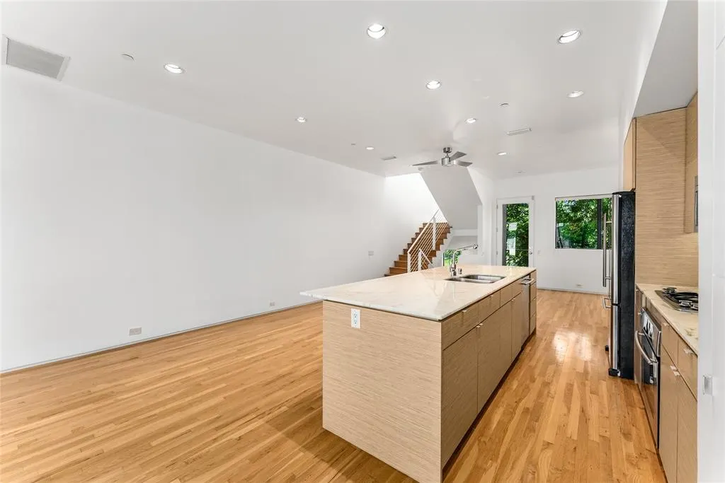 1505 N Haskell Avenue, #5