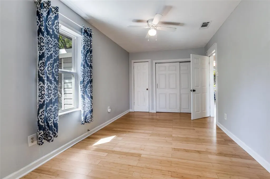 8910 San Leandro Drive