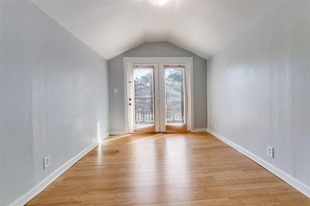 8910 San Leandro Drive