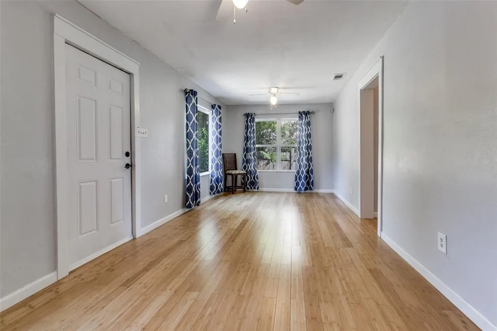 8910 San Leandro Drive