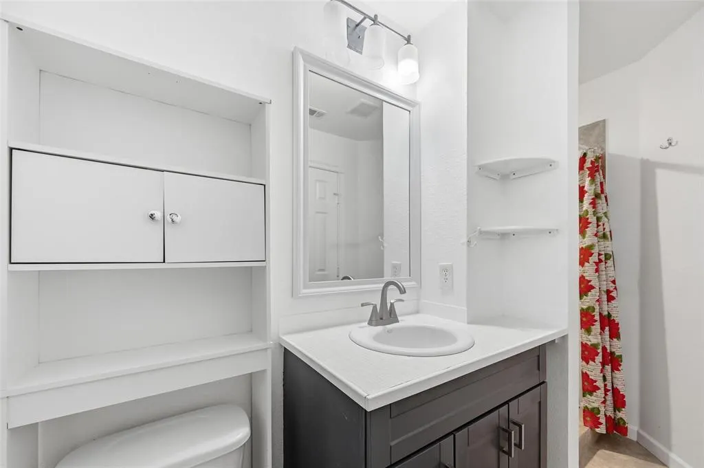633 Rose Garden Drive, #2