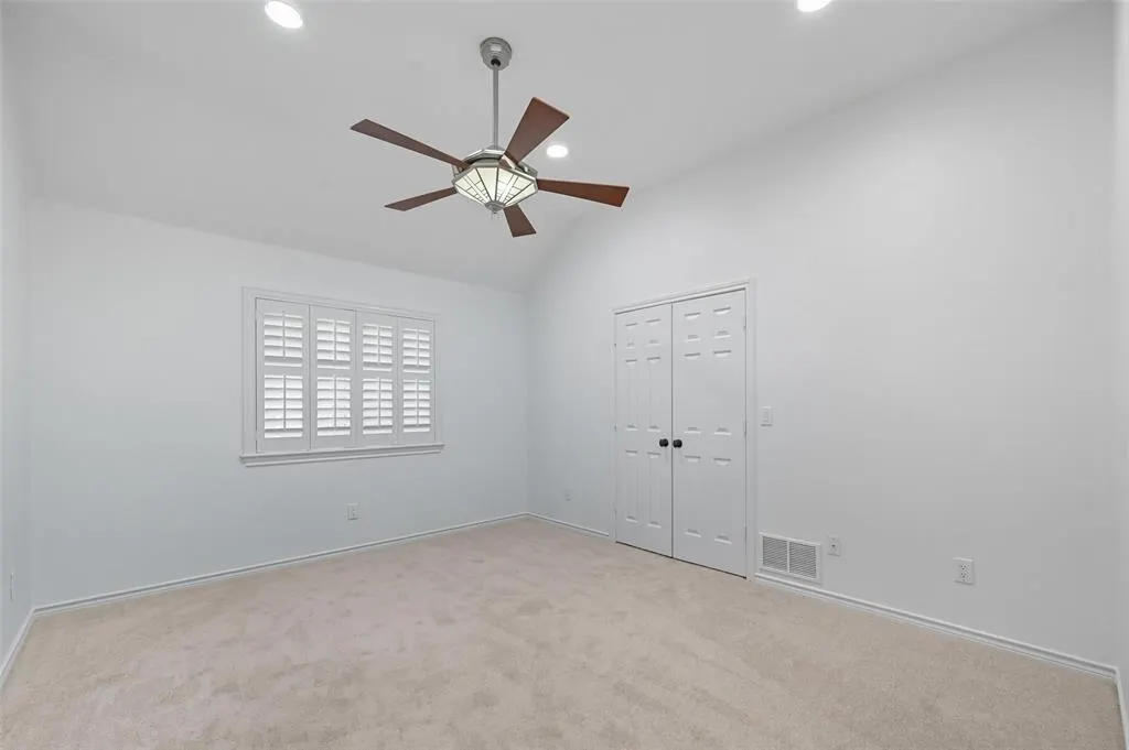 5404 N Briar Ridge Circle