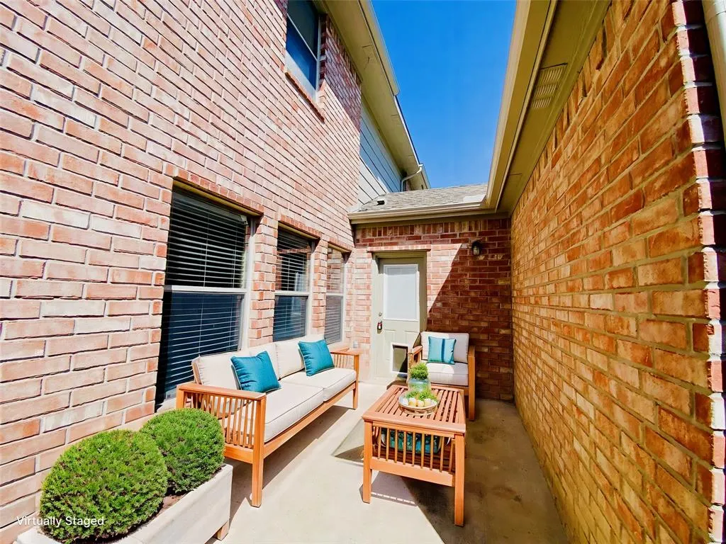 575 S Virginia Hills Drive, #303