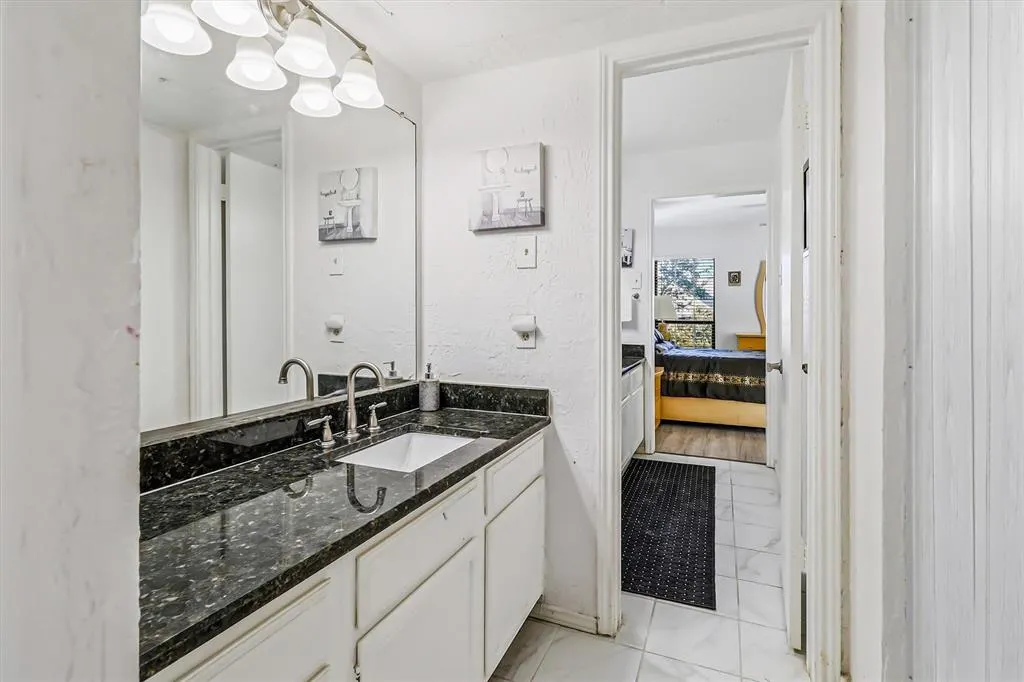 15151 Berry Trail, #1307