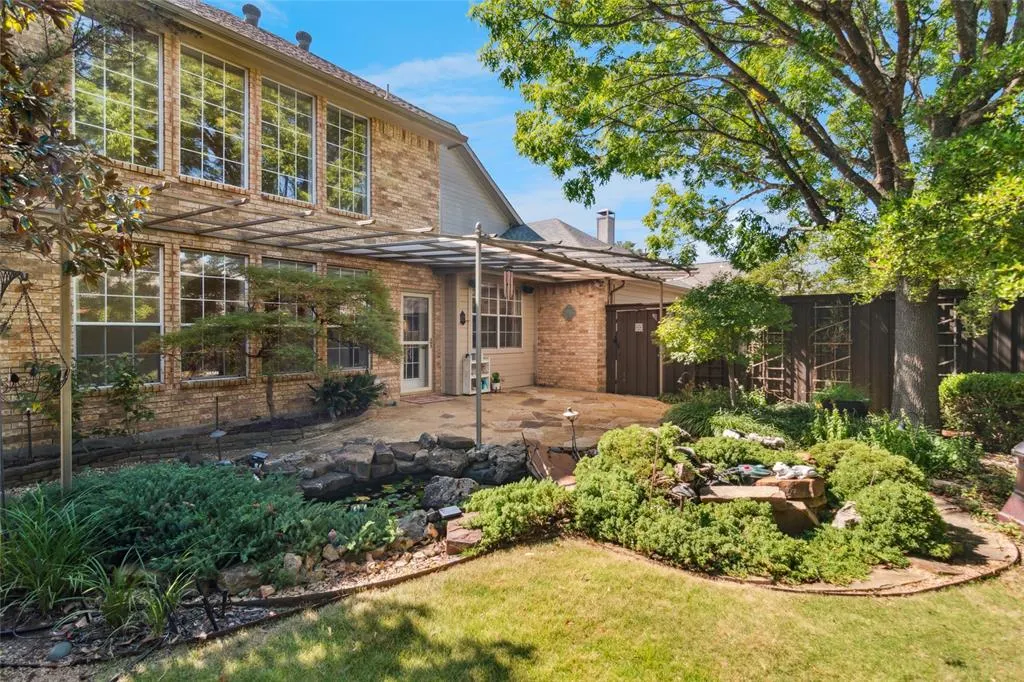 6421 Glenhollow Drive