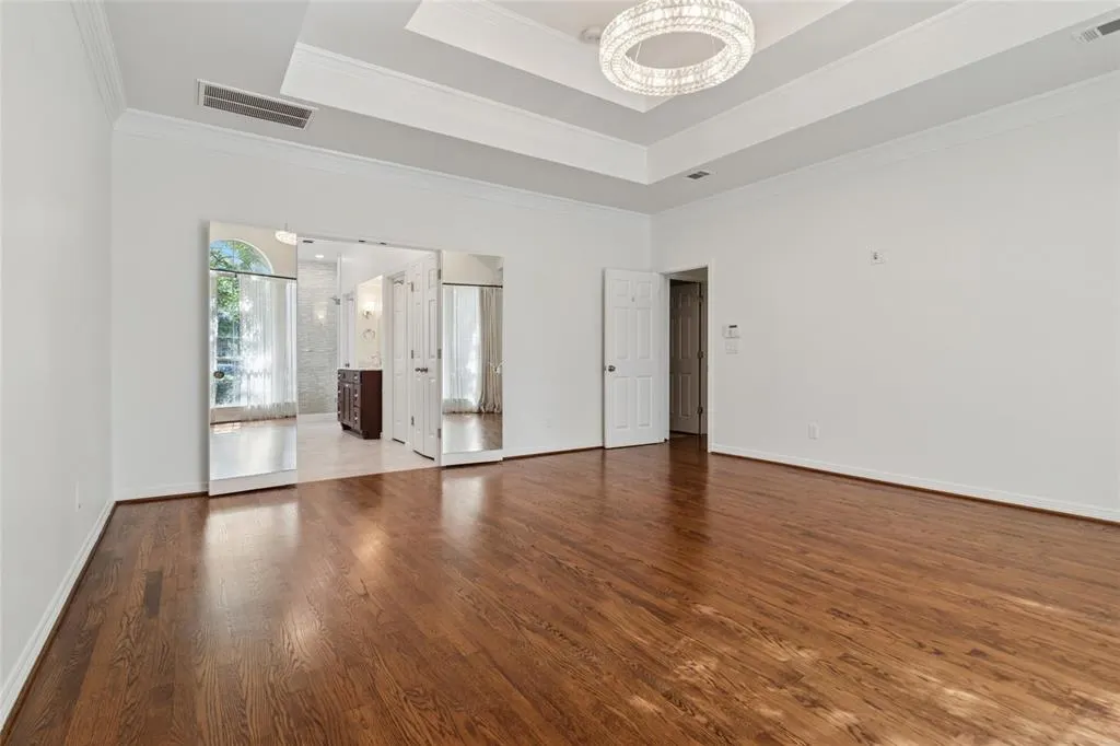 6421 Glenhollow Drive