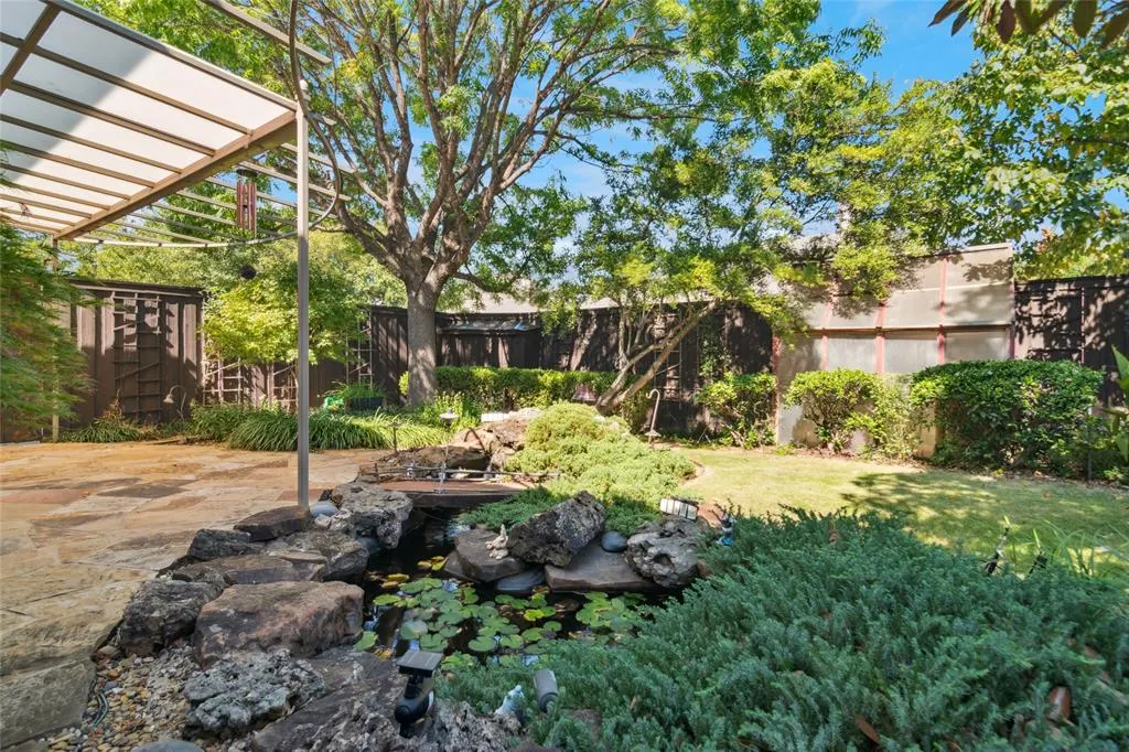 6421 Glenhollow Drive
