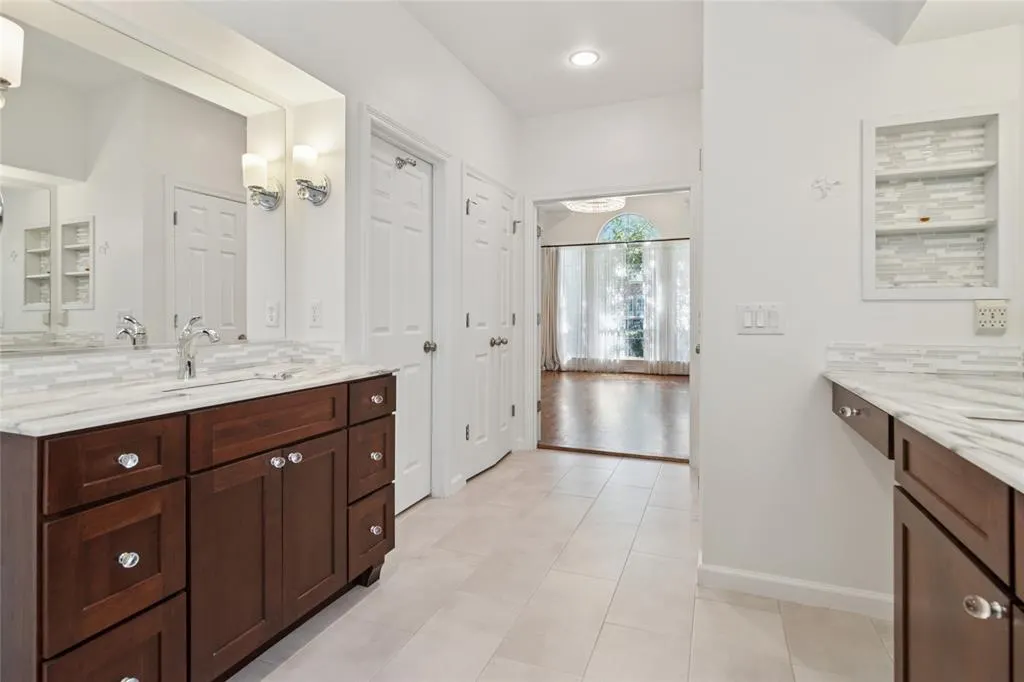 6421 Glenhollow Drive