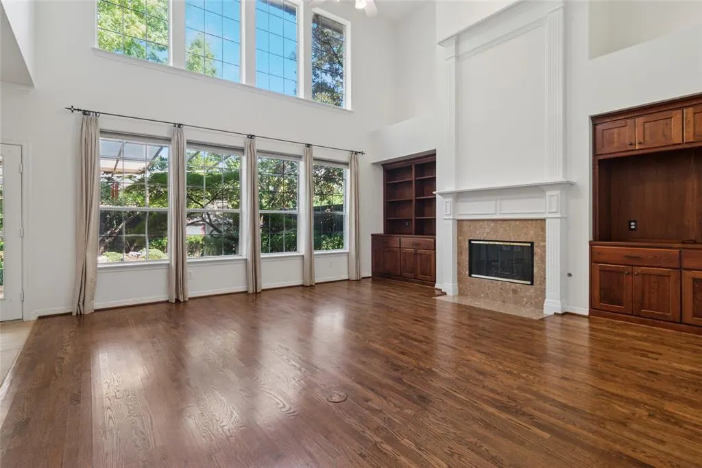 6421 Glenhollow Drive