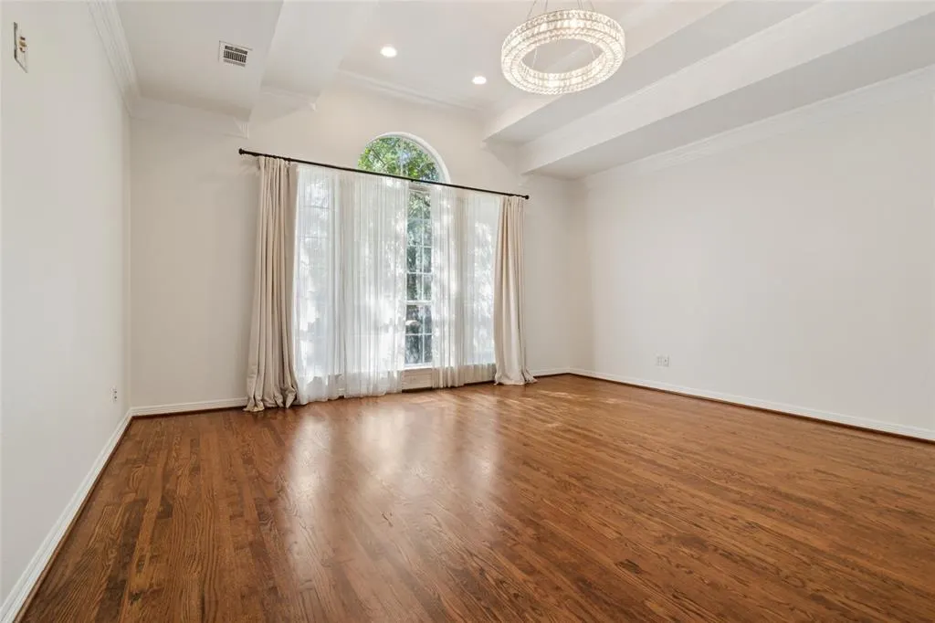 6421 Glenhollow Drive
