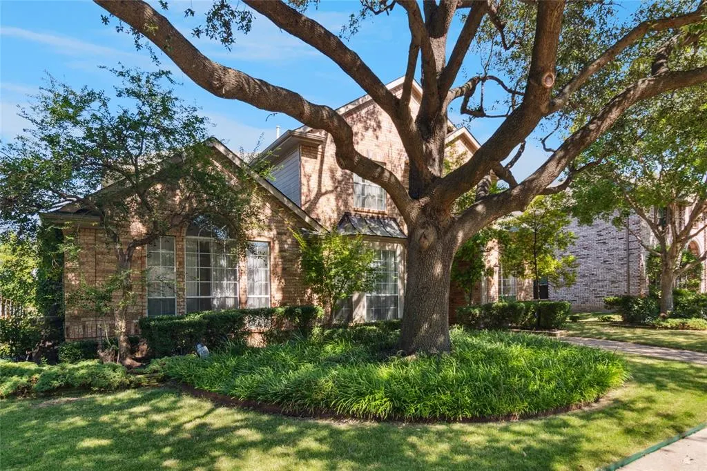 6421 Glenhollow Drive