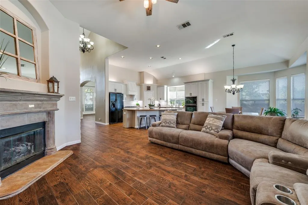 11538 CORSICANA Drive