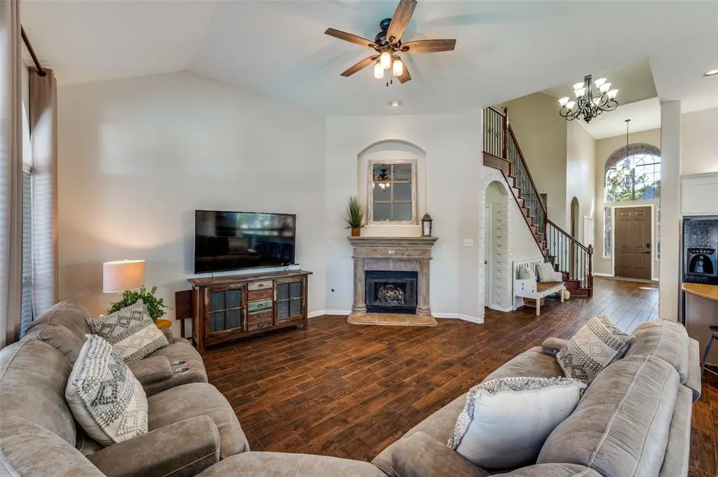 11538 CORSICANA Drive