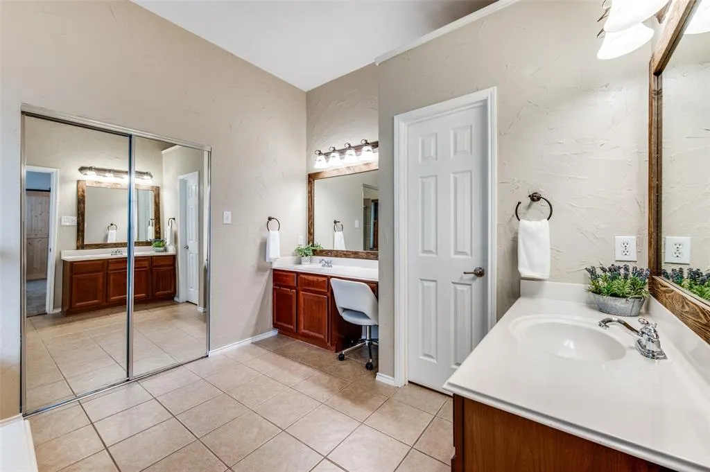 11538 CORSICANA Drive