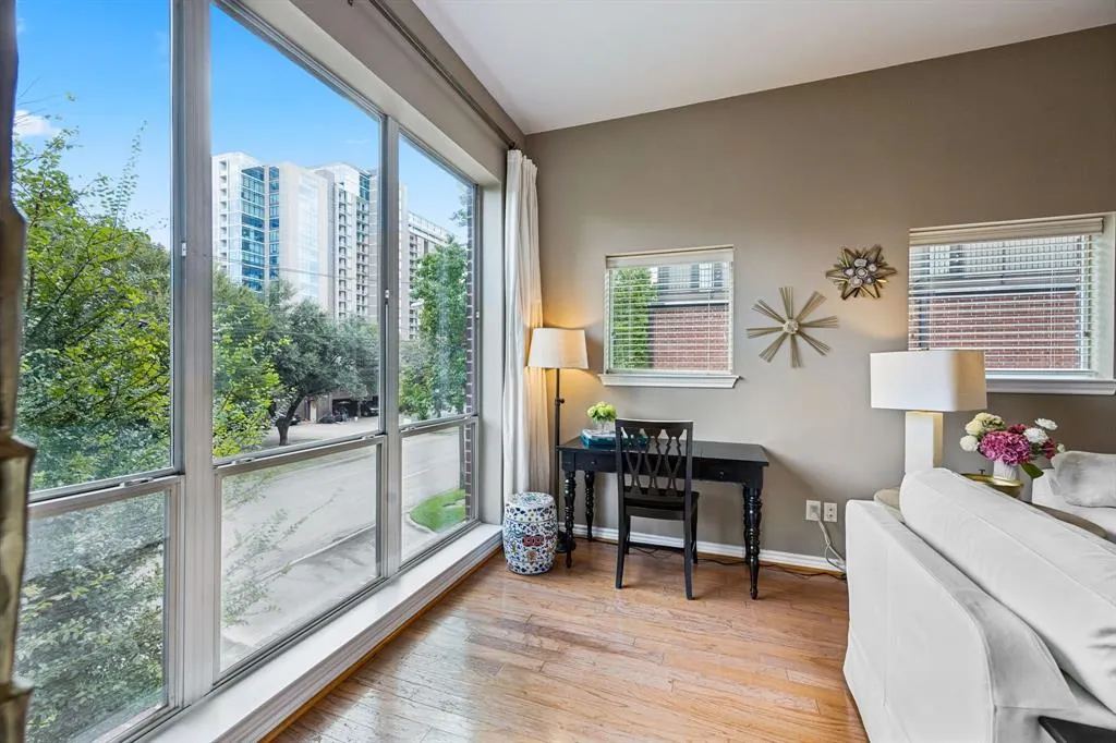 4411 Mckinney Avenue, #1
