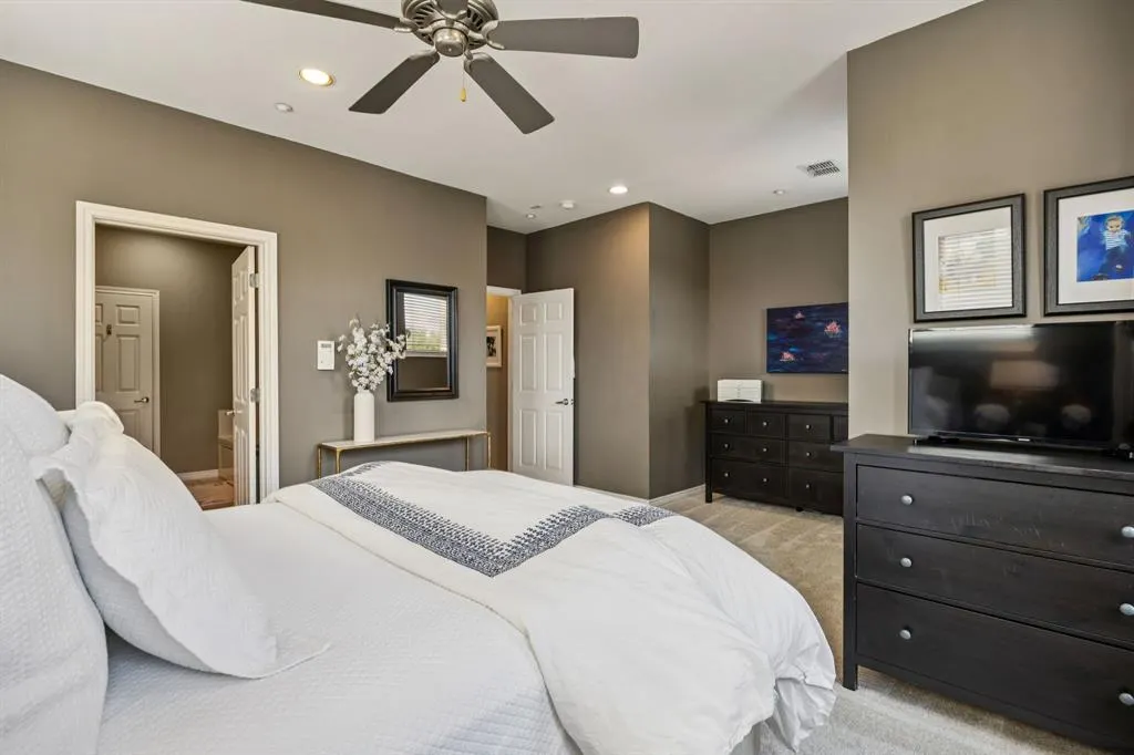 4411 Mckinney Avenue, #1