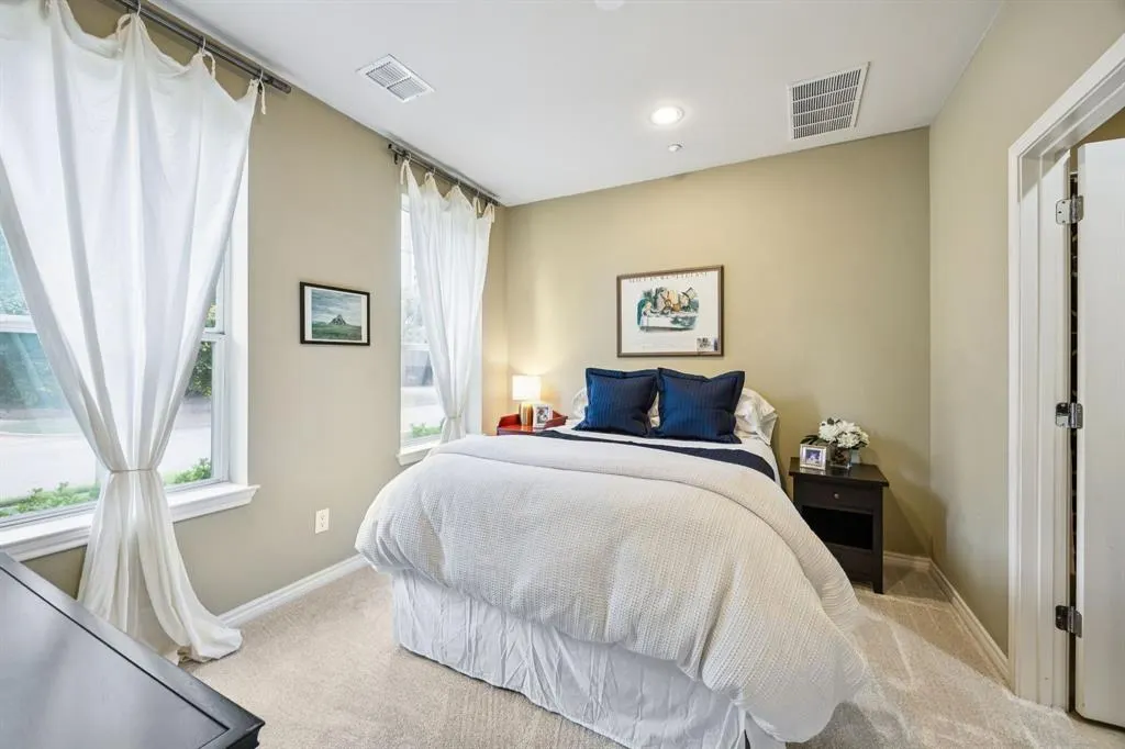 4411 Mckinney Avenue, #1