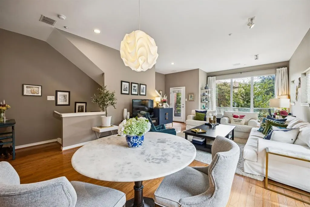 4411 Mckinney Avenue, #1