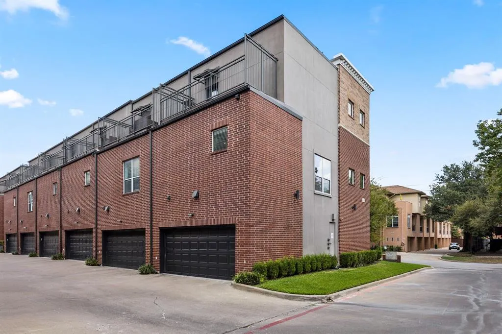 4411 Mckinney Avenue, #1