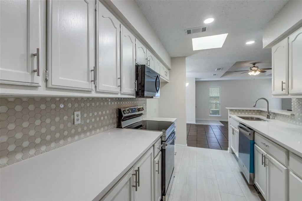 8938 Thompson Circle