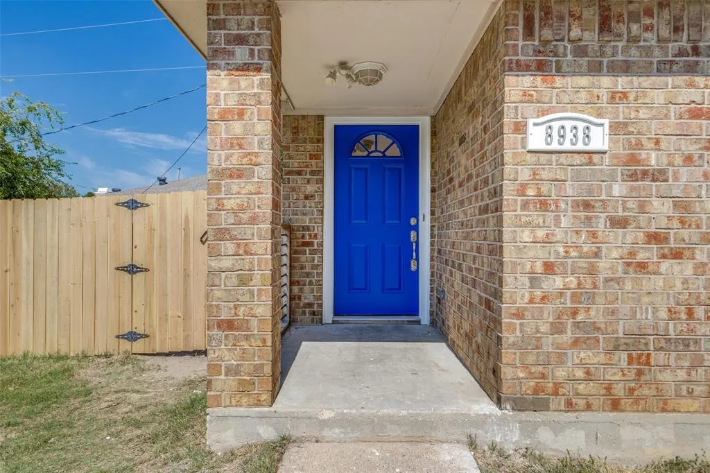 8938 Thompson Circle