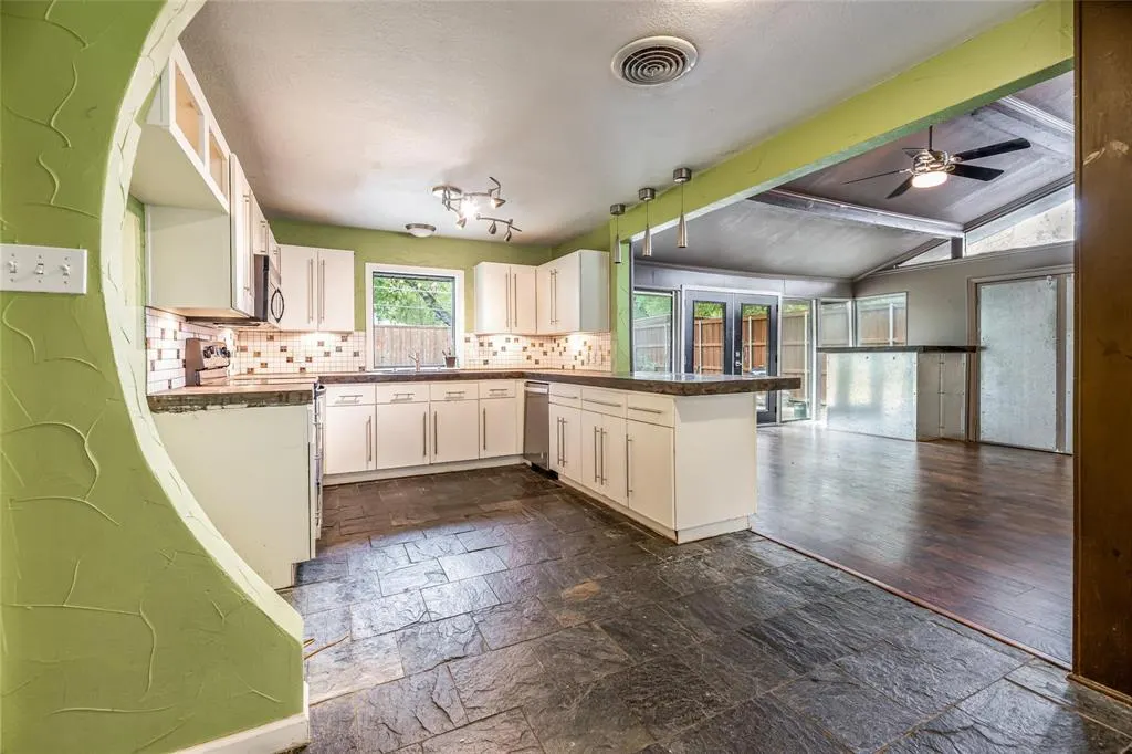 7111 Wild Valley Drive