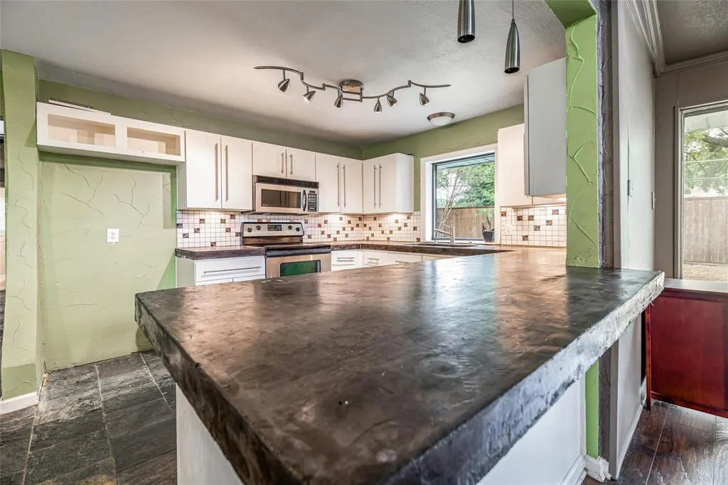 7111 Wild Valley Drive