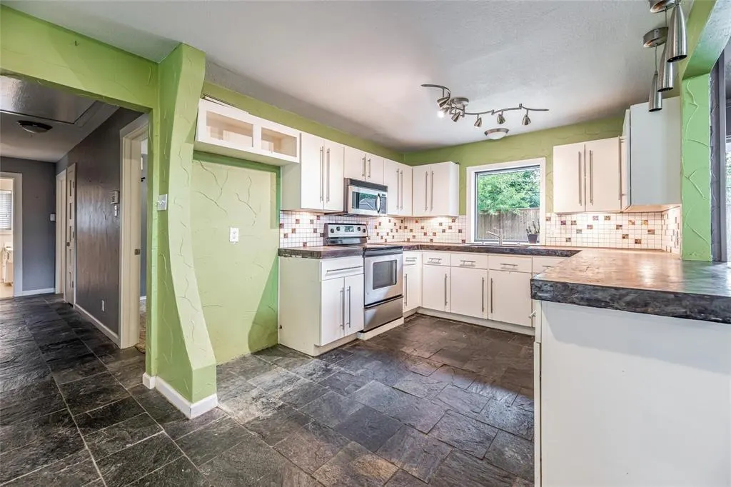 7111 Wild Valley Drive