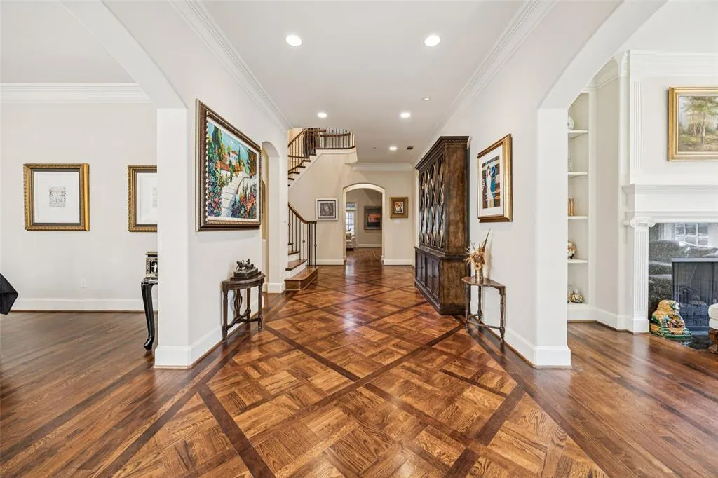 6239 Park Lane