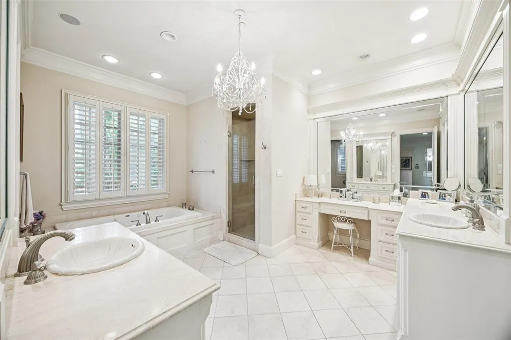 6239 Park Lane