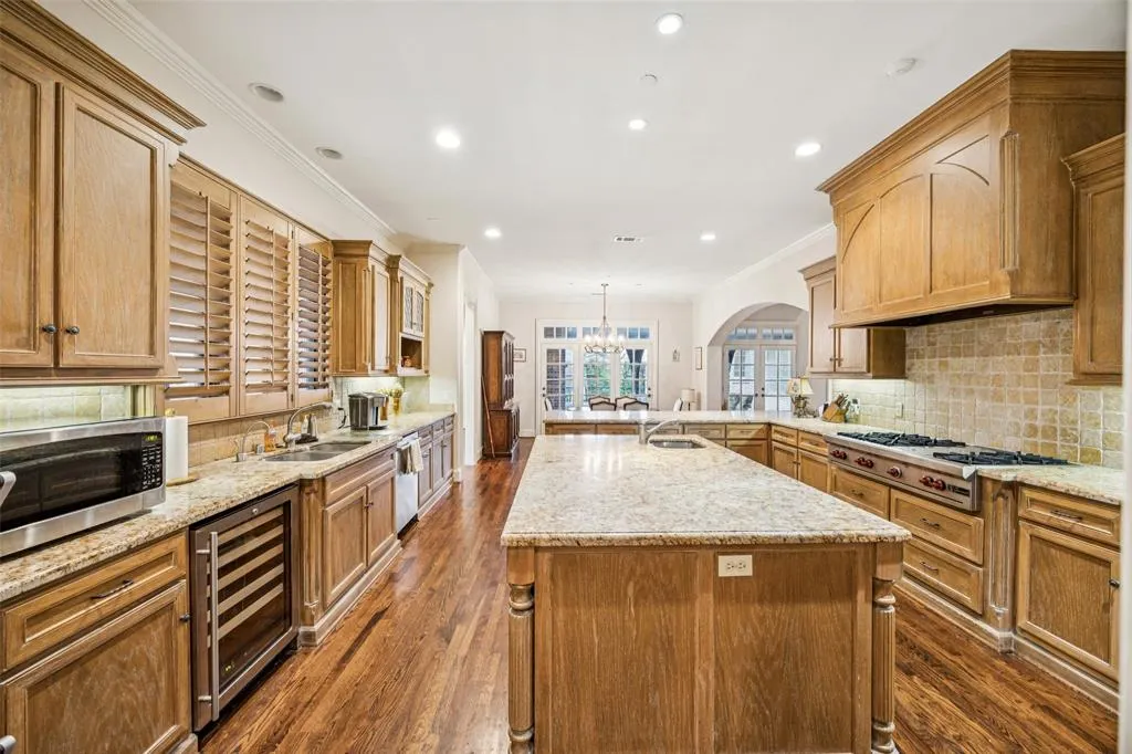6239 Park Lane