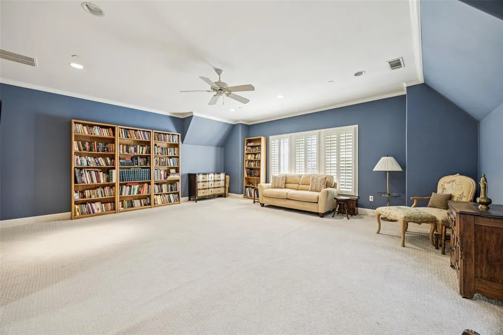 6239 Park Lane